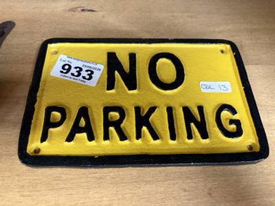 NO PARKING SIGN