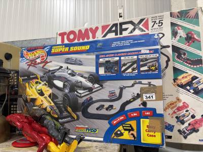 HOT WHEELS + F1 RACE TRACK SETS