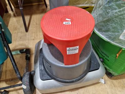SHOP STOOL