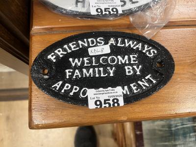 FRIENDS/FAMILY SIGN