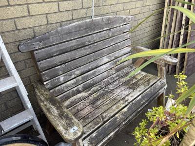 GARDEN BENCH