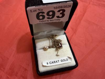 2 X 9CT PENDANTS + CHAIN (FOR REP) (1.6 GRAMS)