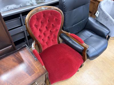 BUTTON BACK ELBOW CHAIR
