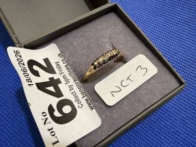 18CT DIAMOND RING (2.2 GRAMS) (SIZE M) 