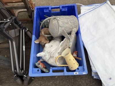 BOX OF GARDEN ITEMS