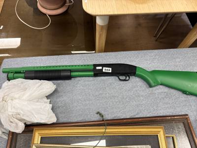 AIRSOFT GUN + ACCESSORIES
