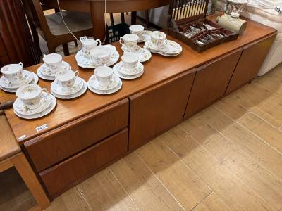 MID-CENTURY SIDEBOARD