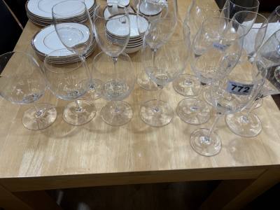 LOT OF VILLEROY + BOCH WARE GLASSES ETC