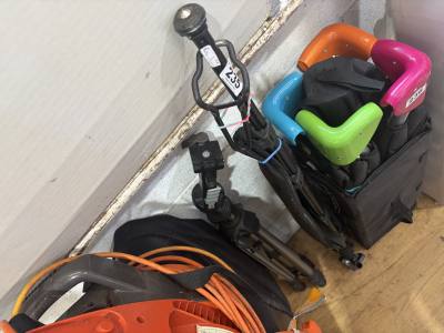 2 X TRIPODS