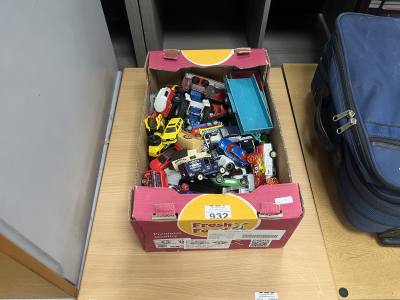 BOX OF COLLECTORS CARS