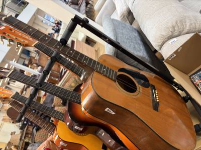 EMCORE ACOUSTIC GUITAR
