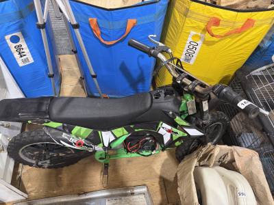 ELECTRIC CHILDREN'S DIRT BIKE (NEEDS CHARGER)