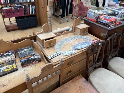 PINE MIRRORED DRAWER CHEST