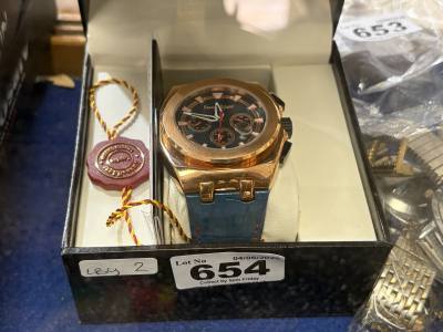 BOXED WATCH