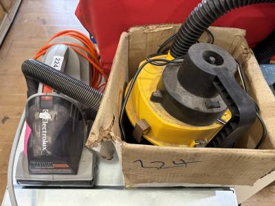 2 X VACUUMS
