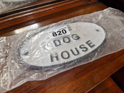 DOGS HOUSE SIGN