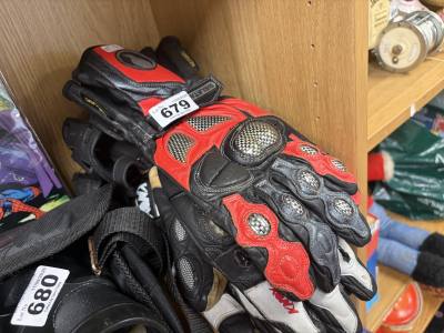 2 X PAIRS OF MOTORBIKE GLOVES