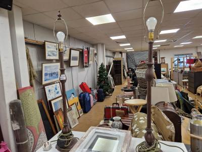 PAIR OF TABLE LAMPS