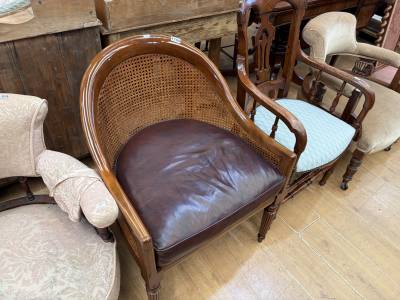 TUB CHAIR