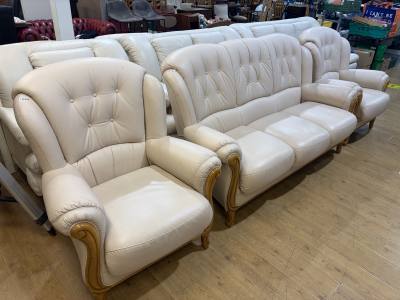 3 PIECE LEATHER SUITE