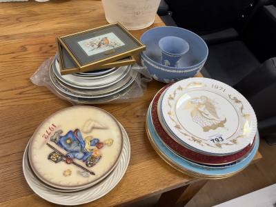 LOT OF COLLECTORS PLATES
