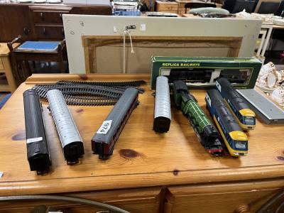 MODEL TRAINS