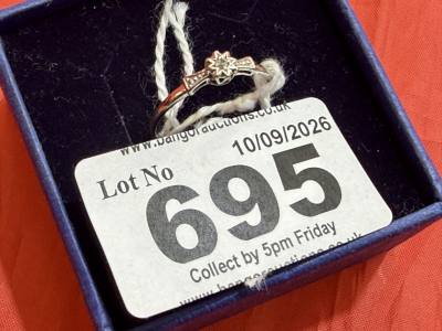 9CT DIAMOND SOLITAIRE RING (SIZE M 1/2)