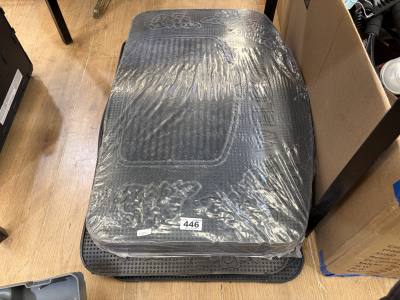LOT OF FLOOR MATS