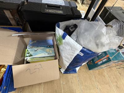BAG LOT + BOX LOT