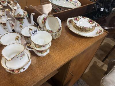 ROYAL ALBERT COUNTRY ROSE TEA SET