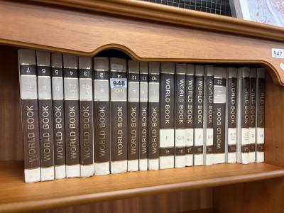 SET OF ENCYCLOPEDIAS