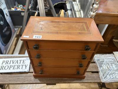 SMALL ANTIQUE DRAWER CHEST