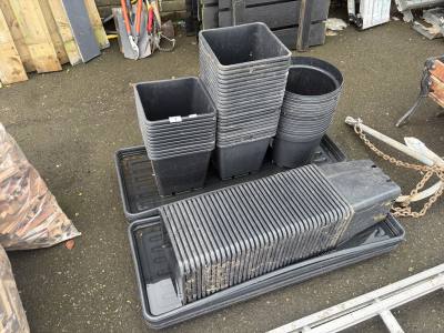 LOT OF PLANTERS