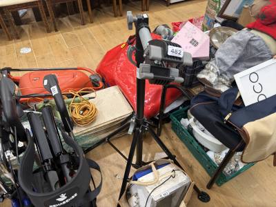 CAMERA TRIPOD