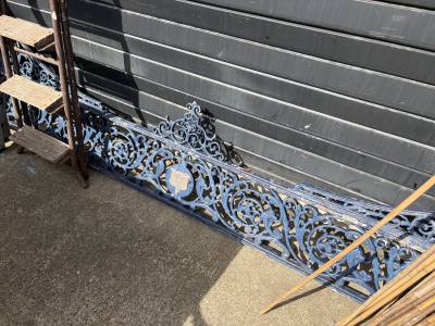 CAST IRON RAIL