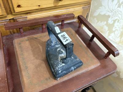 CAST IRON FLAT IRON