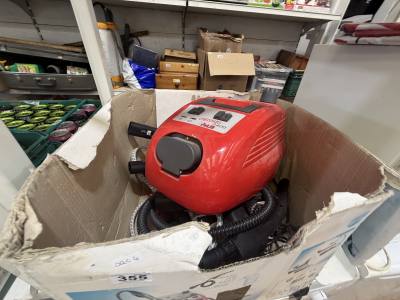 STEAM CLEANER