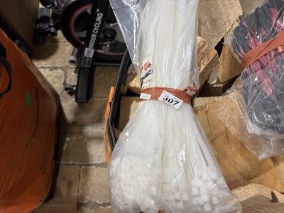 BUNDLE OF CABLE TIES