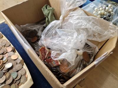 LARGE COLLECTION OF ONE PENNY + OTHERS