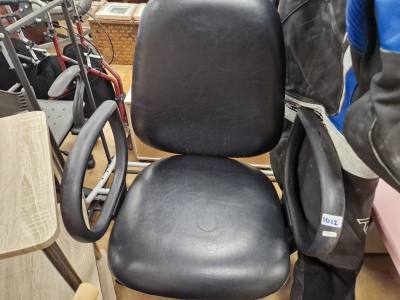 OFFICE CHAIR