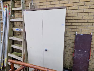 METAL OFFICE CABINET