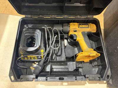 DEWALT DRILL NO BATTERY