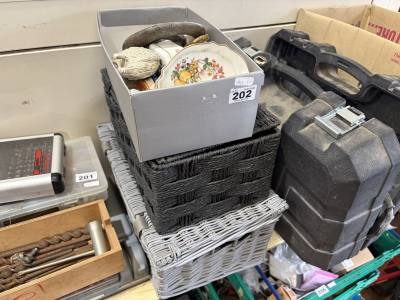 BOX OF ORNAMENTS + 2 X BASKETS