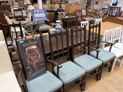 TABLE + 6 X CHAIRS