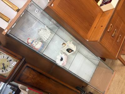 GLASS DISPLAY CABINET