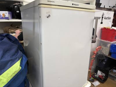 HOTPOINT UNDER COUNTER FRIDGE