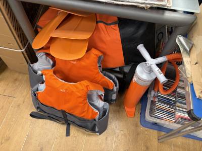 INFLATABLE KAYAK + ACCESSORIES
