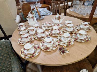 ROYAL ALBERT COUNTRY ROSE TEA SET