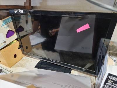 PANASONIC TV + REMOTE (FAILED)