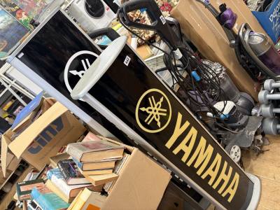 2 X YAMAHA ILLUMINATED TOTEM DISPLAYS